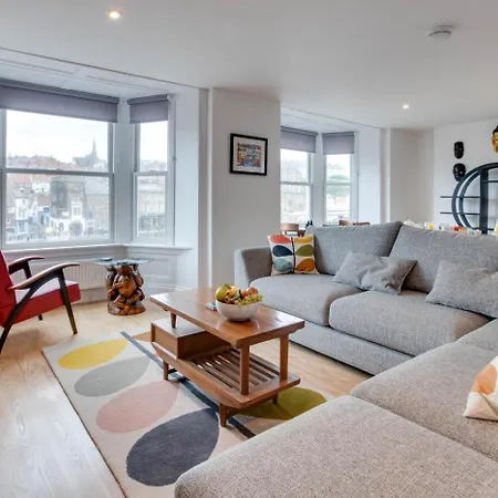 2 Bed In Whitby Oc-W1012 *