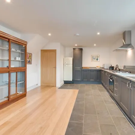 2 Bed In Oc-w1012 公寓 惠特比